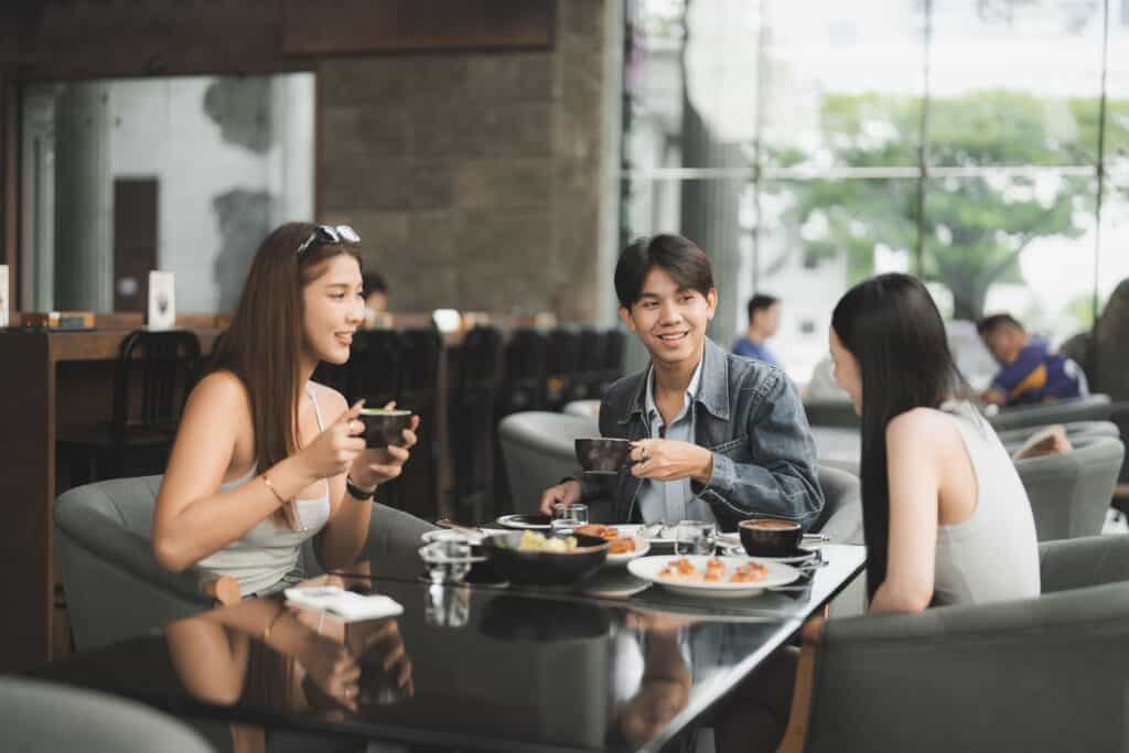 คาเฟ่ใกล้ฉัน รามอินทรา Davin Cafe บรรยากาศสบาย เหมาะนั่งคุยกับเพื่อน ดื่มกาแฟ ทานอาหาร และพักผ่อนในวันสบาย ๆ