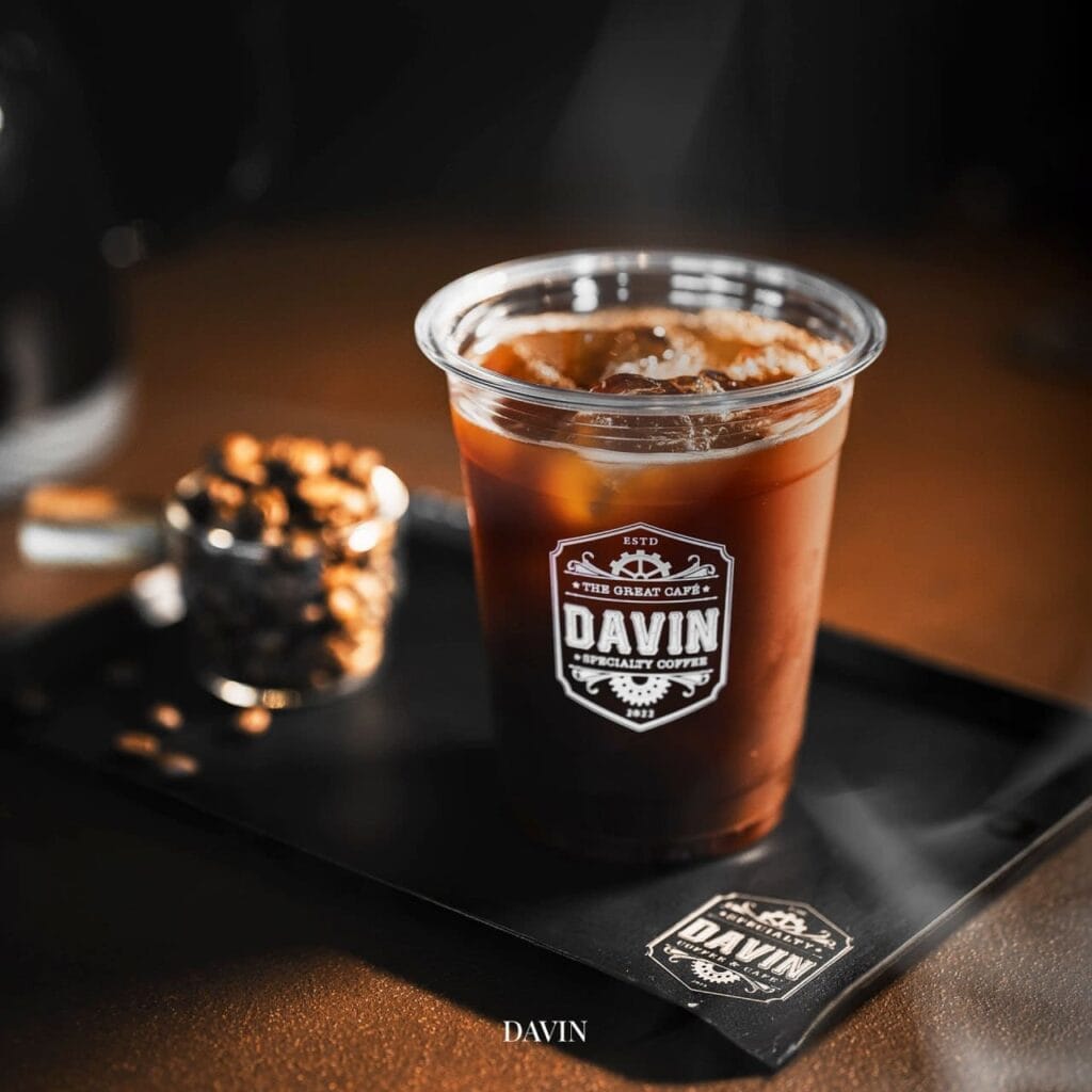 ร้านกาแฟ รามอินทรา Davin Cafe เสิร์ฟอเมริกาโนเย็นกาแฟสเปเชียลตี้ รสชาติเข้ม สมดุล เหมาะสำหรับคอกาแฟที่มองหาคุณภาพและบรรยากาศดี