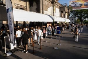 คิวเข้าร่วมงานที่ Davin Cafe ในงาน Event Gallery: The First Ultimate เที่ยวสุดโลก.