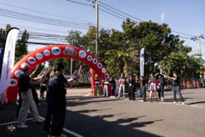 ถ่ายภาพกิจกรรมงานอีเวนต์ที่สนุกสนานและเต็มไปด้วยผู้คนในงานเทศกาลเที่ยวสุดโลก 2025 ที่จัดขึ้นในวันที่.