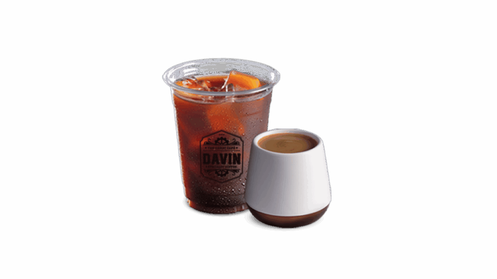 AMERICANO at DAVIN CAFE coffee shop Bangkok featuring iced black coffee made from espresso shot, delivering bold aroma and refreshing taste in a premium Bangkok coffee shop