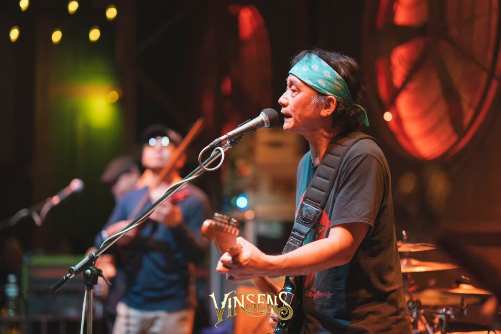 pu-pongsit-live-concert-vinsens-davin-cafe-ramintra