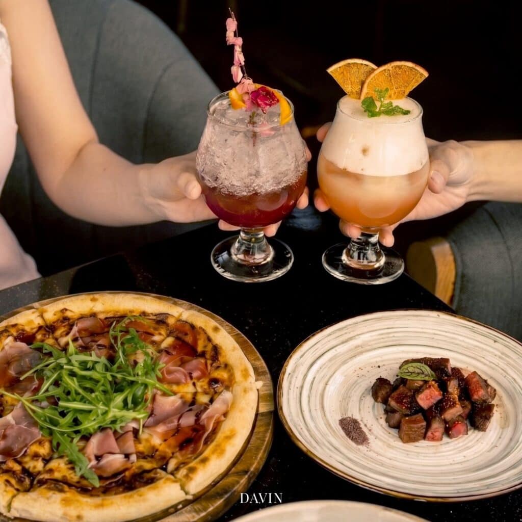 Ramintra restaurant at DAVIN CAFE serving European-inspired dishes, artisan pizza, premium steak, and signature drinks, perfect for family dining, birthday celebrations, special occasions, and memorable gatherings in Bangkok.